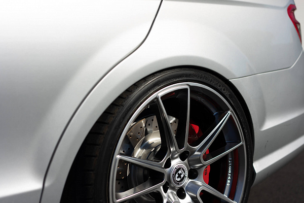 Фото дисков HRE FF04 Серебро на Mercedes-Benz C-Class (W204)