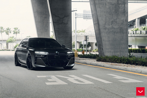 Фото дисков Vossen HF-7 Черный глянец на BMW 7 (G70)