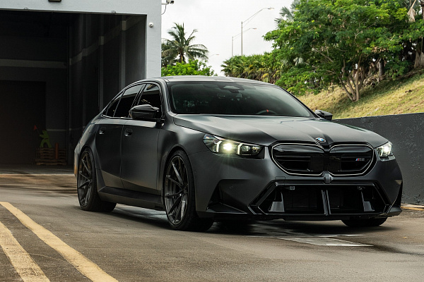 Фото дисков Anrky AN12 Глянцевый темный лак на BMW 5/M5 (G60/G90)