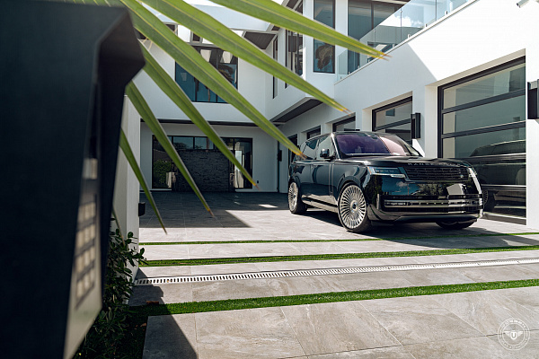 Фото дисков Vossen UV-5 Глянцевый лак на Range Rover V