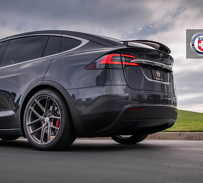Фото дисков HRE P101SC на Tesla Model X