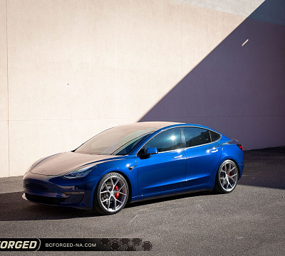 Фото дисков BC Forged KL01 на Tesla Model 3