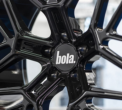 Bola FP1