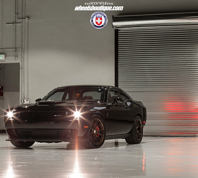 Фото дисков HRE P101 на Dodge Challenger III