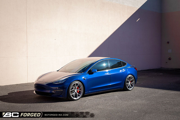 Фото дисков BC Forged KL01 Глянцевый тонированный лак на Tesla Model 3