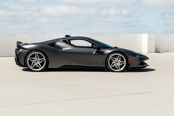 Фото дисков Anrky S1-X3 Глянцевый лак на Ferrari SF90