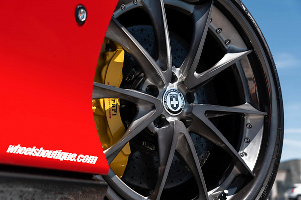 Фото дисков HRE S204 Глянцевый темный лак на Ferrari Portofino