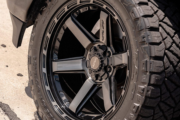 Фото дисков 4PLAY 4P63 Черный глянец на Ram 1500 V