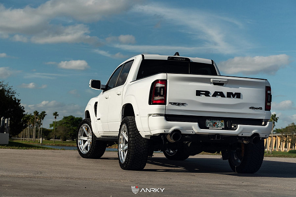 Фото дисков Anrky AN36-S Полированный лак на Ram 1500 V