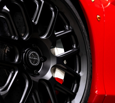 Фото дисков Brixton Forged TR08 на Ferrari 458