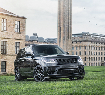 Фото дисков Kahn Type 52 RS на Range Rover IV