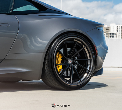 Фото дисков Anrky AN33 на Aston Martin DBS 3