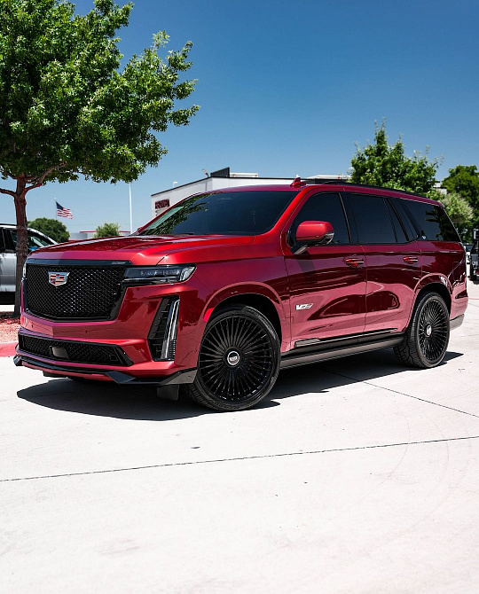 Фото дисков Tulum Черный глянец на Cadillac Escalade V
