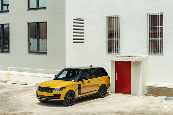 Фото дисков Vossen UV-1 Черный глянец на Land Rover Range Rover IV