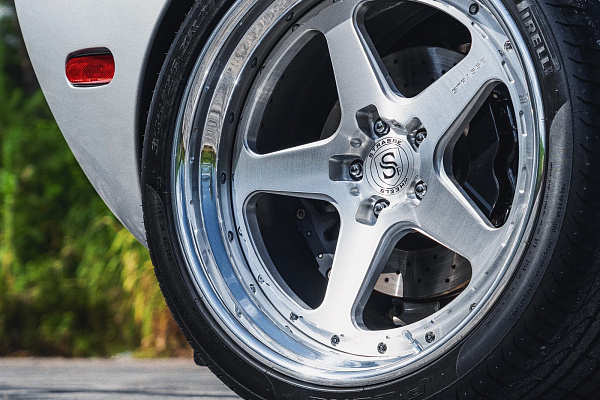 Фото дисков Strasse Wheels S5 Track Глянцевый лак на Ford GT I
