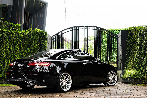 Фото дисков Vossen M-X3 Сатиновый лак на Mercedes-Benz E-Class (W213, S213, C238)