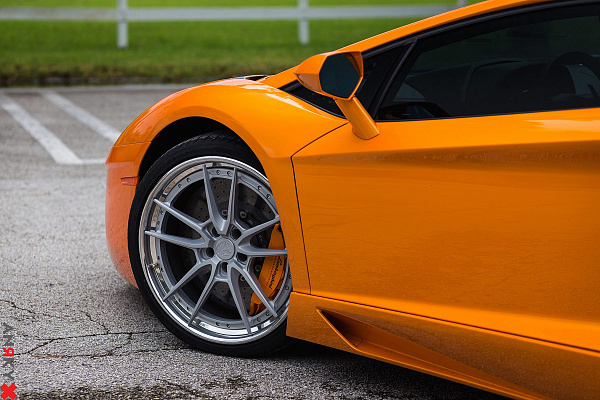 Фото дисков Anrky AN34 Сатиновый лак на Lamborghini Aventador