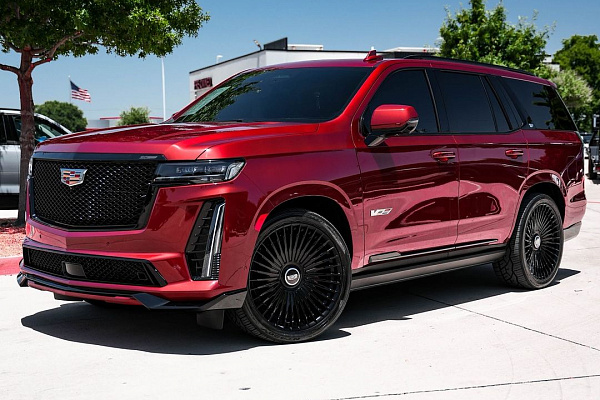 Фото дисков Giovanna Tulum Черный глянец на Cadillac Escalade V