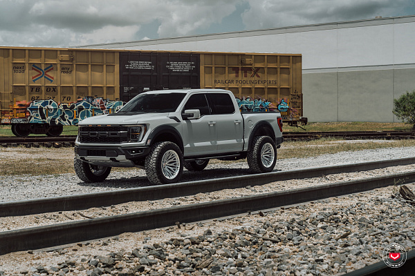 Фото дисков Vossen VFX-04 Глянцевый лак на Ford F-150 XIV