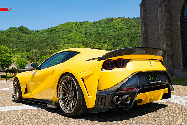 Фото дисков Anrky AN39 Глянцевая шампань на Ferrari 812
