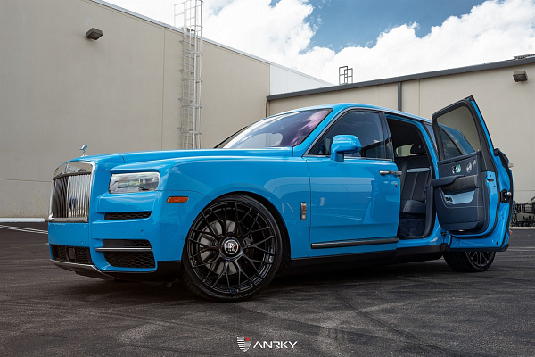 Фото дисков Anrky AN20 Черный глянец на Rolls-Royce Cullinan