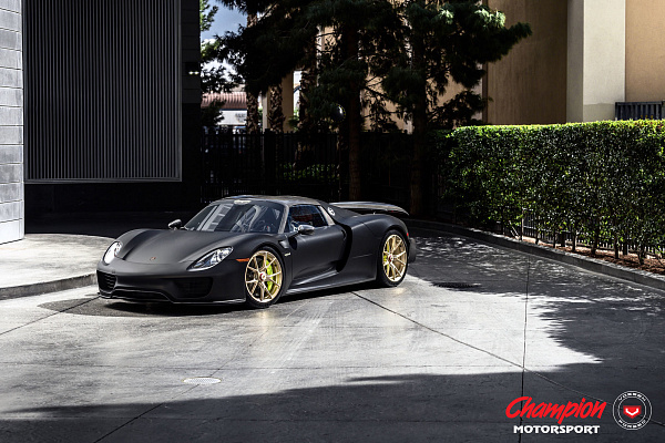 Фото дисков Vossen RS74 Глянцевое золото на Porsche 918 Spyder
