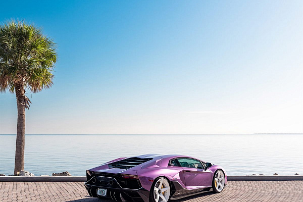 Фото дисков Anrky RS5.3 Белый глянец на Lamborghini Aventador