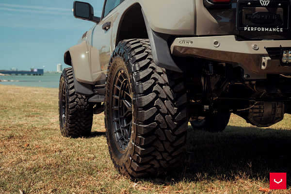 Фото дисков Vossen HFX-1 (6-Lug) Черный сатин на Ford Bronco