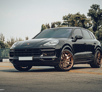 Фото дисков Brixton Forged PF12 R / RS на Porsche Cayenne III