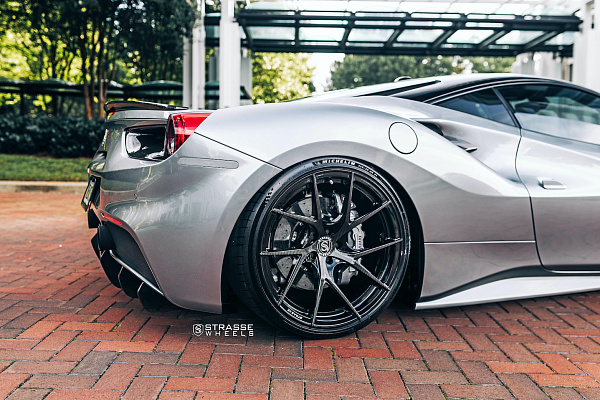 Фото дисков Strasse Wheels SM5RT Deep Concave Monoblock Другой цвет на Ferrari 488