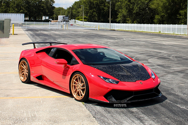 Фото дисков Strasse Wheels SV1T Deep Concave FS Сатиновое золото на Lamborghini Huracan