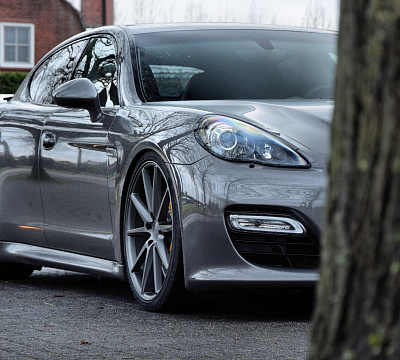 Фото дисков Vossen VFS-1 на Porsche Panamera I