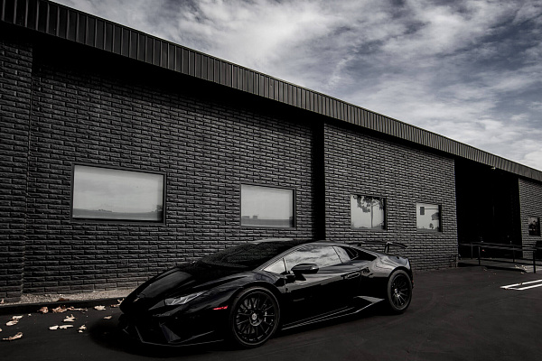 Фото дисков HRE 303M Черный сатин на Lamborghini Huracan