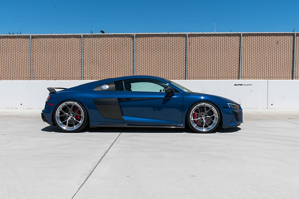 Фото дисков HRE S101 Глянцевый темный лак на Audi R8 (4S)