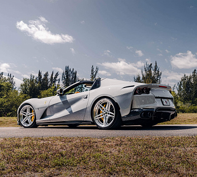 Фото дисков HRE S107SC на Ferrari 812