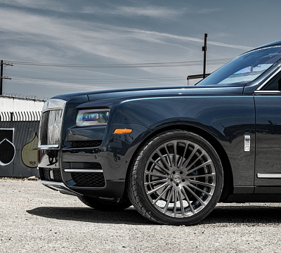 Фото дисков Savini SV61 на Rolls-Royce Cullinan