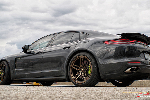 Фото дисков Vossen ML-X1 Сатиновая бронза на Porsche Panamera II