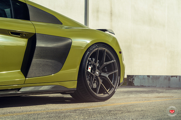 Фото дисков Vossen S21-01 Глянцевый темный лак на Audi R8 (4S)