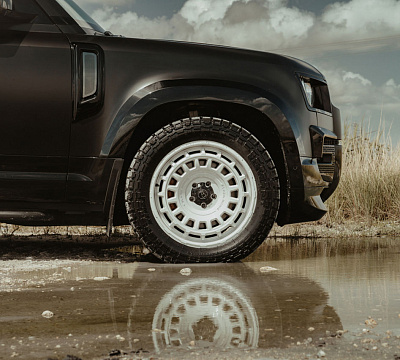 Фото дисков Black Rhino AWOL на Land Rover Defender II