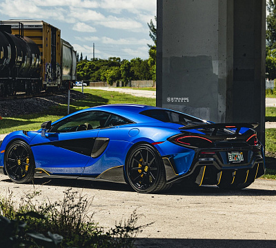 Фото дисков Strasse Wheels R10 Deep Concave FS на McLaren 600
