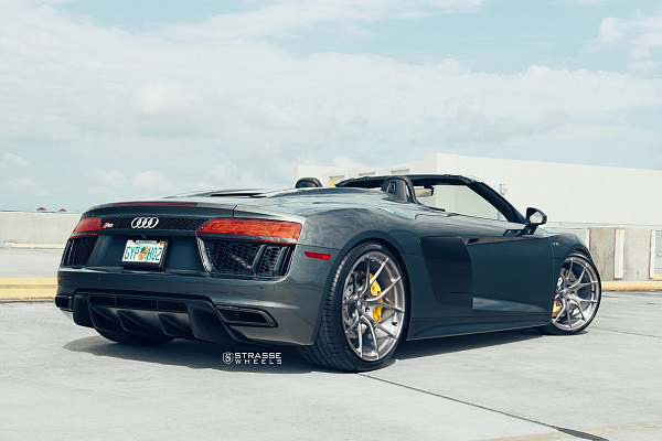 Фото дисков Strasse Wheels SM5R Deep Concave Monoblock Сатиновый темный лак на Audi R8 (4S)