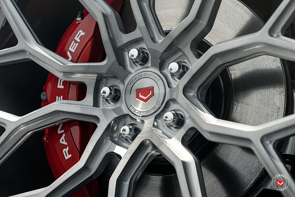 Фото дисков Vossen S17-01 Глянцевый тонированный лак на Range Rover IV