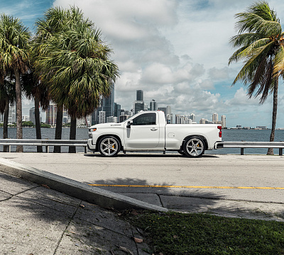 Фото дисков Vossen M-X5 (3-Piece) на Chevrolet Silverado IV