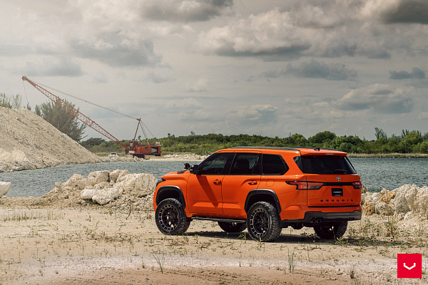 Фото дисков Vossen HFX-1 (6-Lug) Черный глянец на Toyota Sequoia III