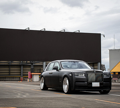 Фото дисков HRE 935 на Rolls-Royce Phantom