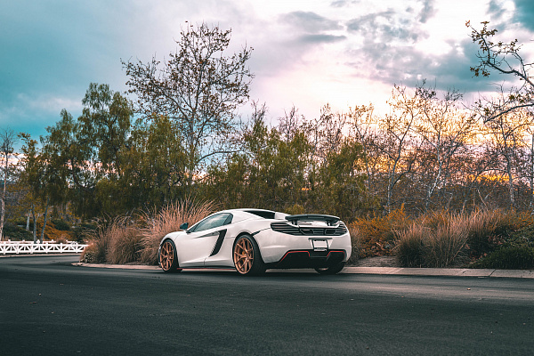 Фото дисков MRR FS06 Сатиновая медь на McLaren 12C