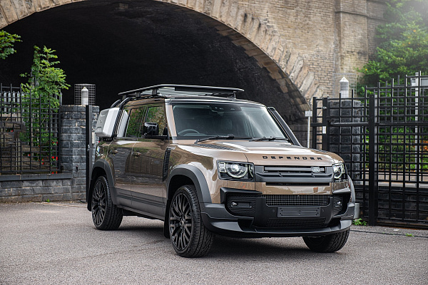 Фото дисков Kahn RS-2 Черный сатин на Land Rover Defender II