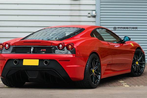Фото дисков HRE P104 Черный глянец на Ferrari F430