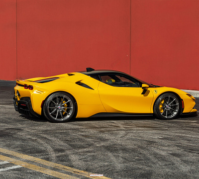 Фото дисков HRE P104SC на Ferrari SF90