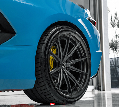 Фото дисков HRE S104SC на Chevrolet Corvette C8